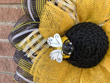 Load image into Gallery viewer, Bee Sunflower Wreath, Yellow & black flower, Front door wreath, Summer decor, Fall decor