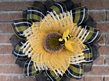 Load image into Gallery viewer, Bee Sunflower Wreath, Yellow &amp; black flower, Front door wreath, Summer decor, Fall decor
