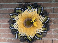 Load image into Gallery viewer, Bee Sunflower Wreath, Yellow & black flower, Front door wreath, Summer decor, Fall decor