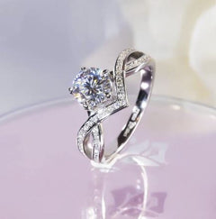 Elegant Luxury Diamond Ring