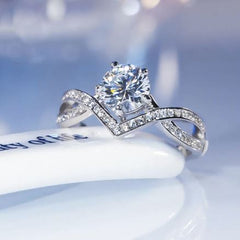 Elegant Luxury Diamond Ring