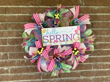 Load image into Gallery viewer, Spring Wreath, Tulip Decor, Wall Hanging, Wreath for door, Flower Wreath
