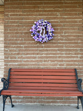 Load image into Gallery viewer, Purple tulip wreath
