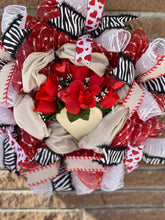 Load image into Gallery viewer, Rose Bouquet-Everyday Deco Mesh Wreath
