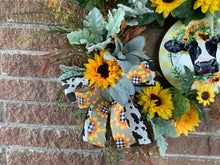 Load image into Gallery viewer, Cow Sunflower Home Decor, Small Farmhouse Wreath, Summer wreath, Fall wreath
