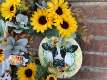 Load image into Gallery viewer, Cow Sunflower Home Decor, Small Farmhouse Wreath, Summer wreath, Fall wreath
