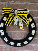 Load image into Gallery viewer, Bee Ribbon Wreath
