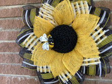 Load image into Gallery viewer, Bee Sunflower Wreath, Yellow &amp; black flower, Front door wreath, Summer decor, Fall decor
