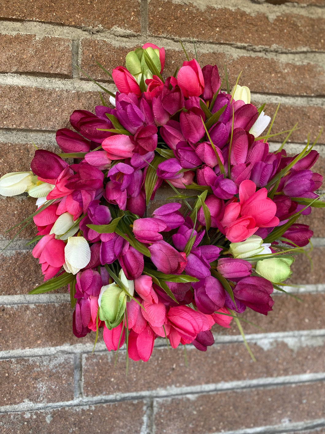 Small tulip wreath/centerpiece