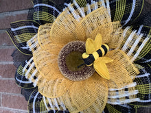 Load image into Gallery viewer, Bee Sunflower Wreath, Yellow &amp; black flower, Front door wreath, Summer decor, Fall decor
